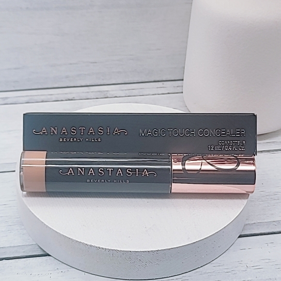 Anastasia Beverly Hills Magic Touch Concealer shade 15 - Picture 3 of 5